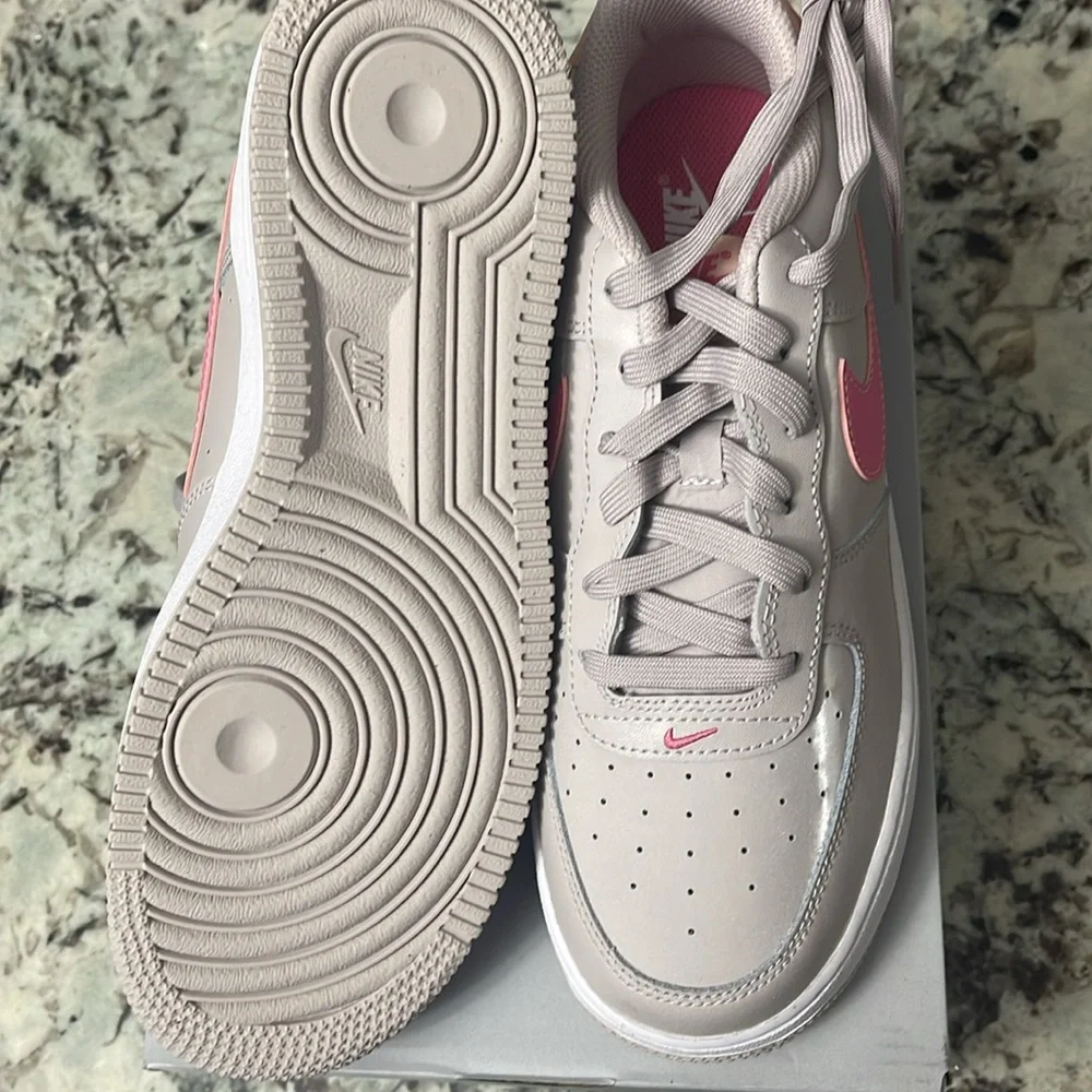 AIR FORCE 1 - Picture 5 of 11